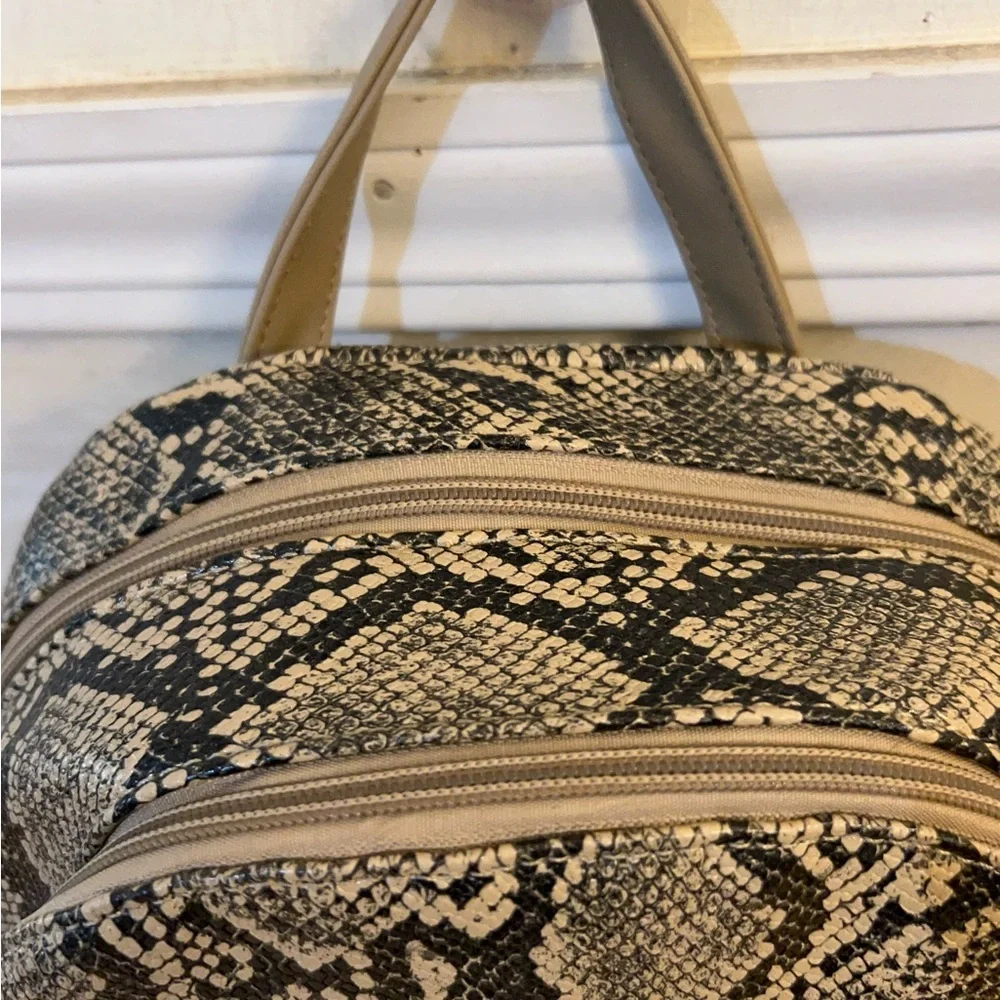 Alexis Bendel Chic Snakeskin Pattern Backpack - Picture 8 of 15